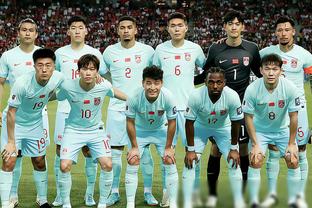 黄健翔：日韩伊朗是亚洲超一流队伍，国足算第二档已非常勉强